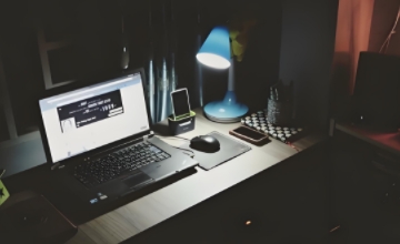 如何有效地構建一個既美觀又實用的官方網站，以滿足現代企業的需求？